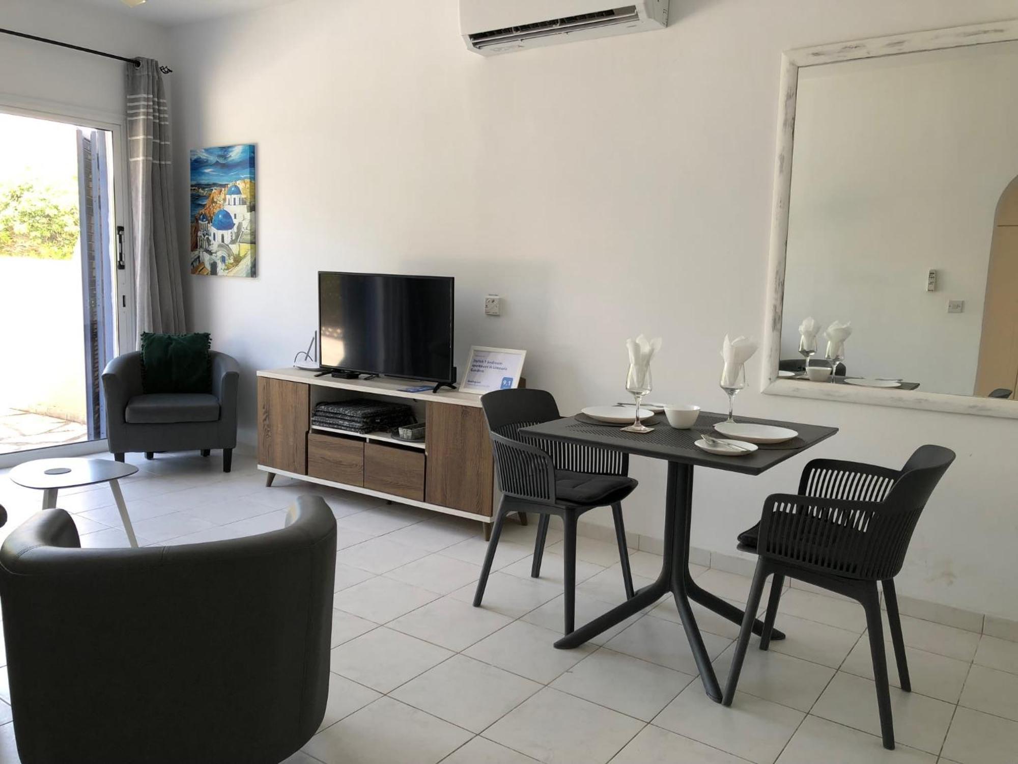 Stylish 1 Bedroom Apartment In Limnaria Gardens Пафос Экстерьер фото